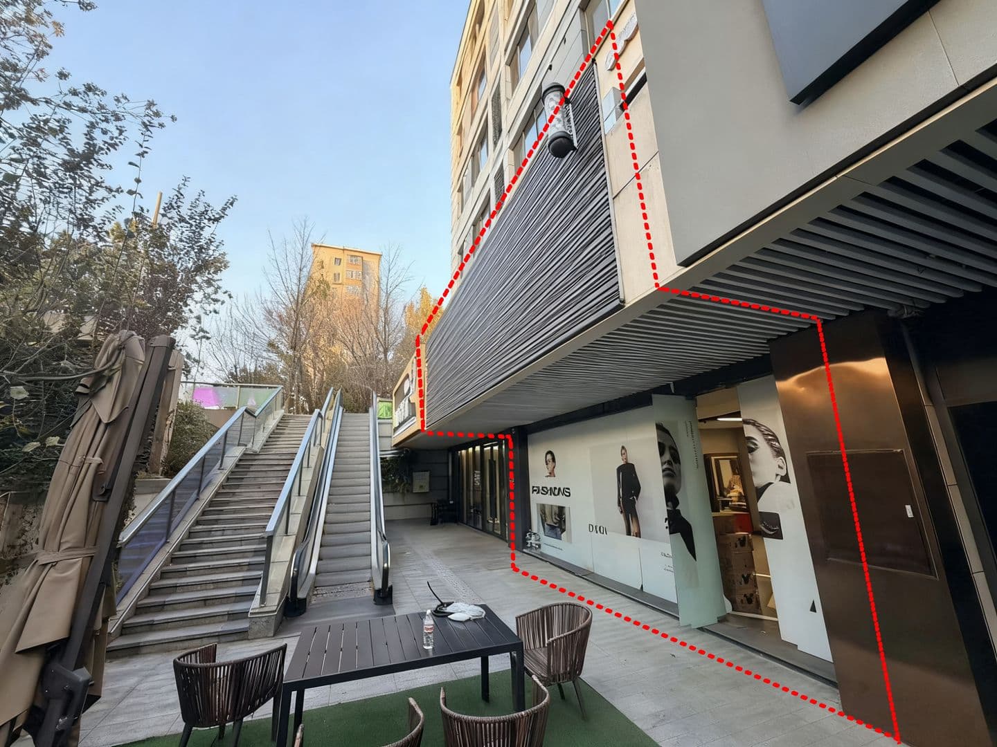 三里屯黄金旺铺急售！商圈成熟，人流密集稳盈利 - 缩略图 2