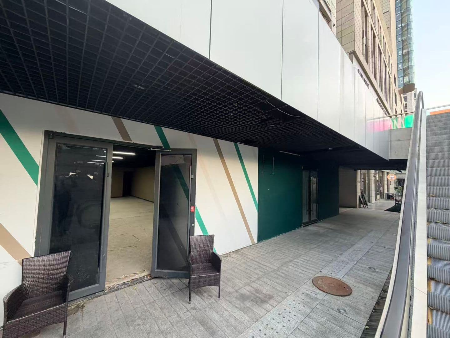 三里屯爆款旺铺出售，商圈繁华，低投入高回报 - 缩略图 2