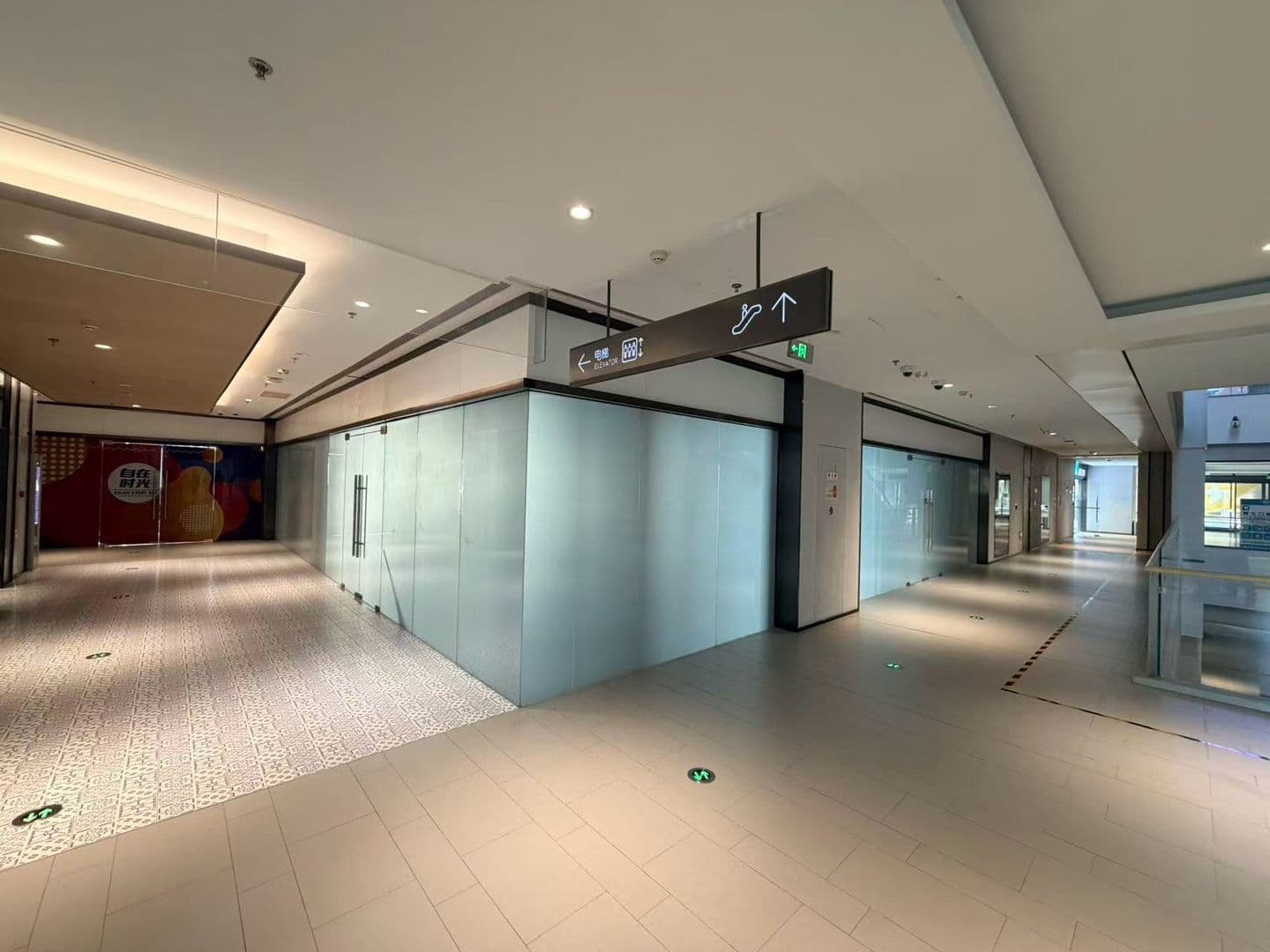 通州地铁口写字楼一层楼梯口旺铺，成熟商圈加持，即买即盈利 - 缩略图 5