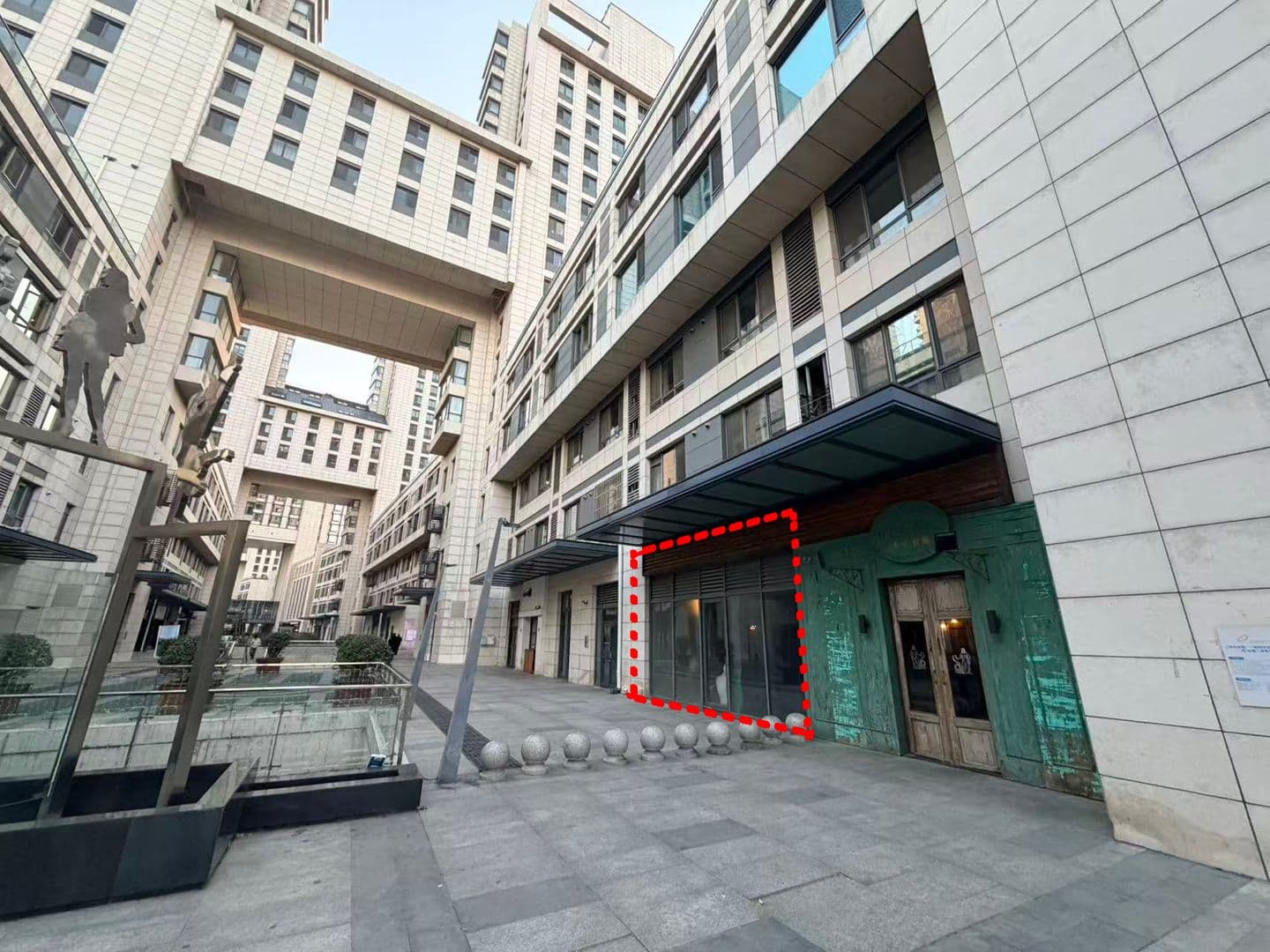 三里屯外国友人聚集地!客流爆满